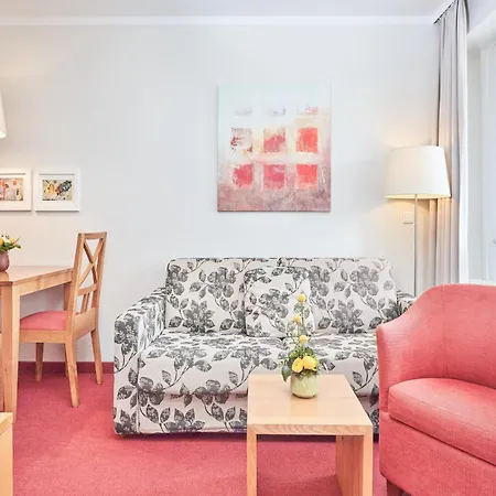 Nahe Mit Balkon Apartment